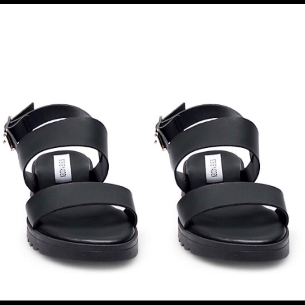 Steve Madden “Bask”Black Leather Platform Sandals